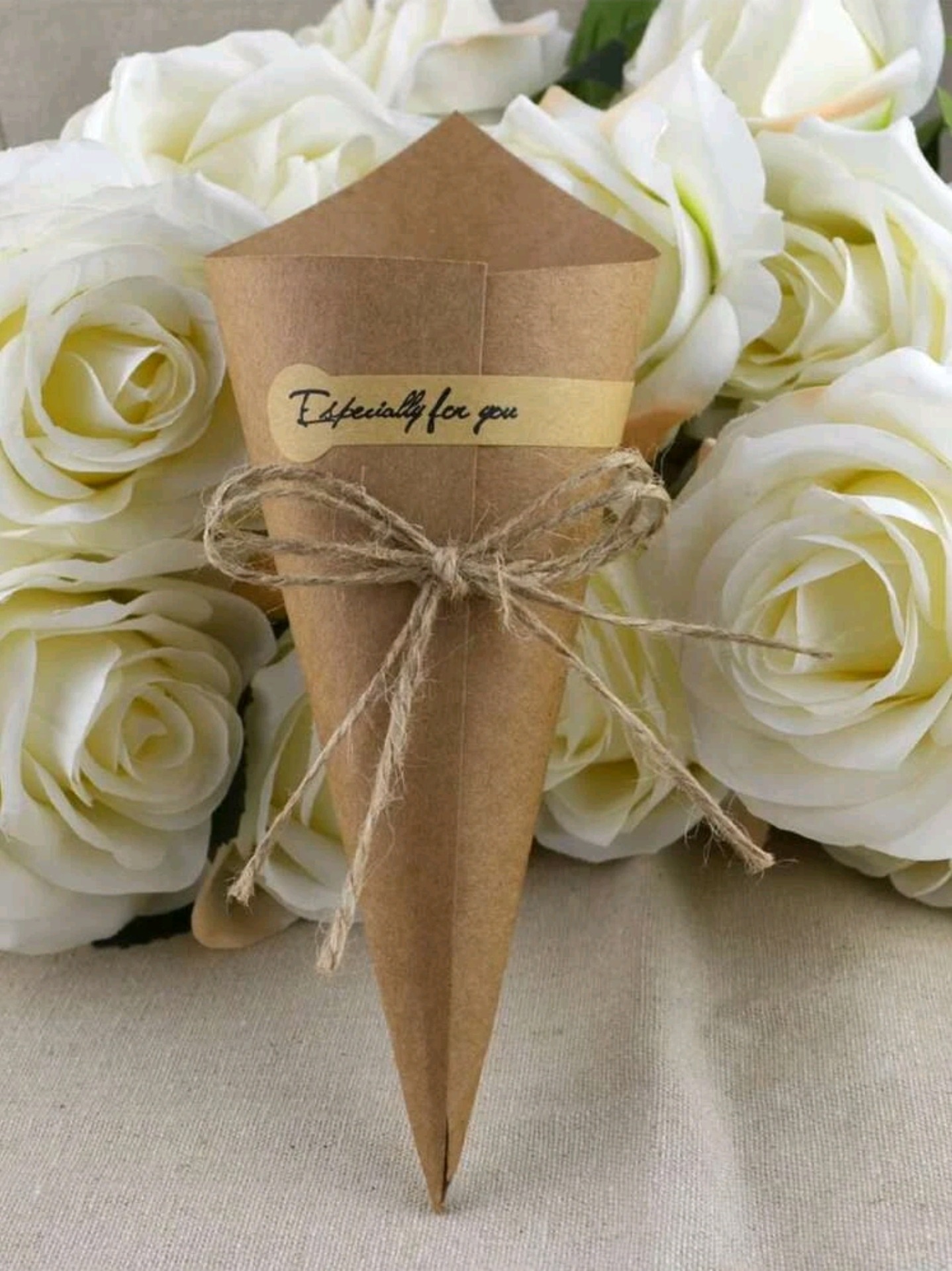 Folha Cartão Kraft 15cmx15cm Pack 50 unidades Cordel e Etiqueta Kraft Especial incluídos